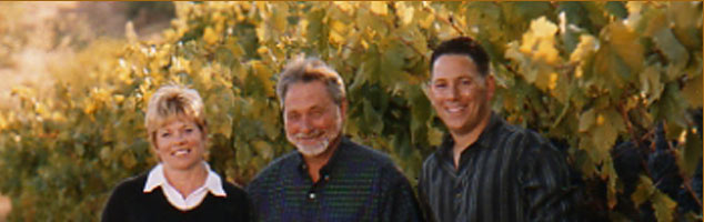 Del Carlo Winery - producing premium red wines from extate grown fruit. Now, our family invites you to enjoy our own Cabernet Sauvignon, and our Zinfandel made from century-old vines. 
